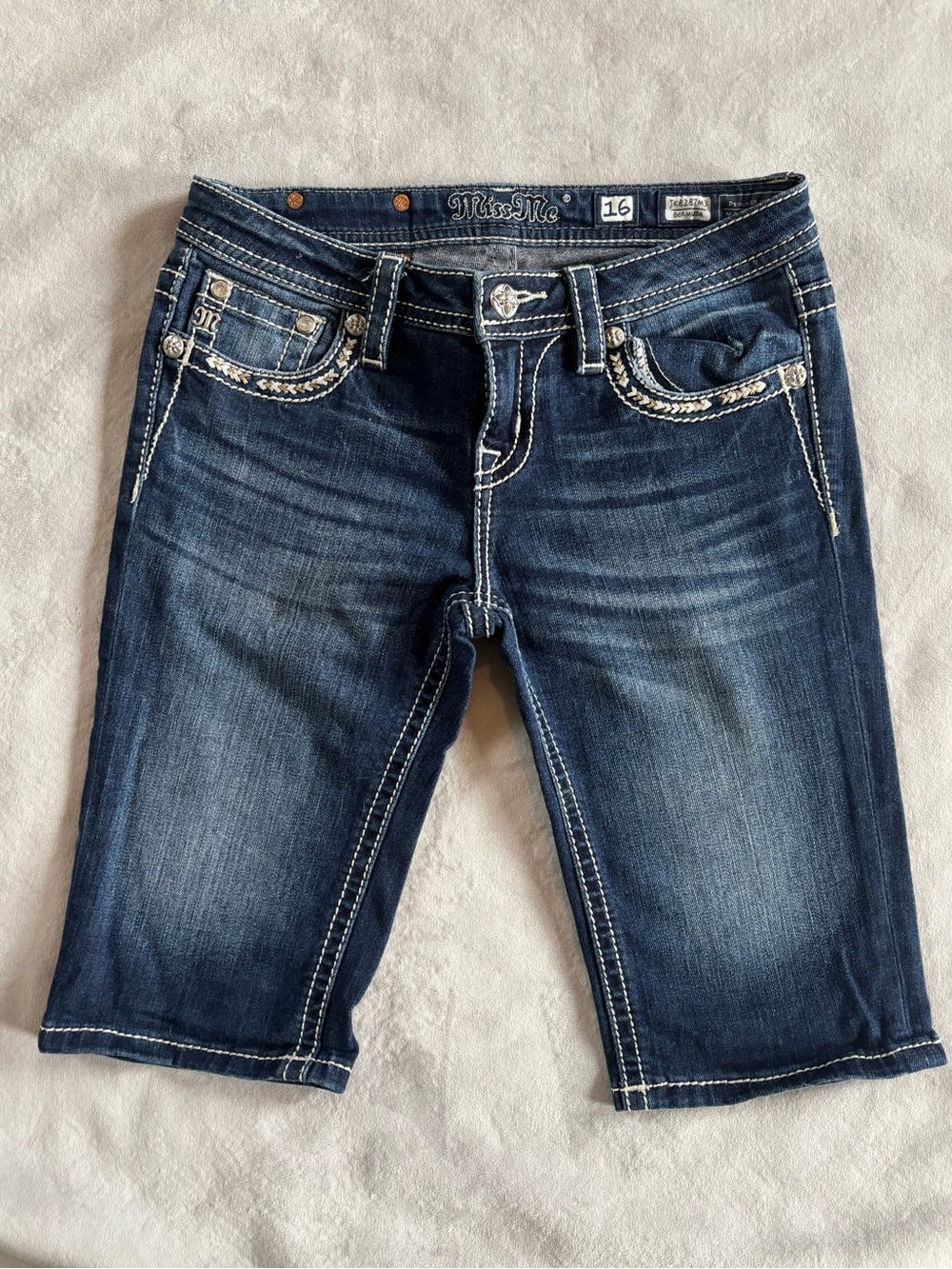 Miss Me Girls Size 16 Fits Women’s XS 27 Bermuda Shorts Y2K Denim